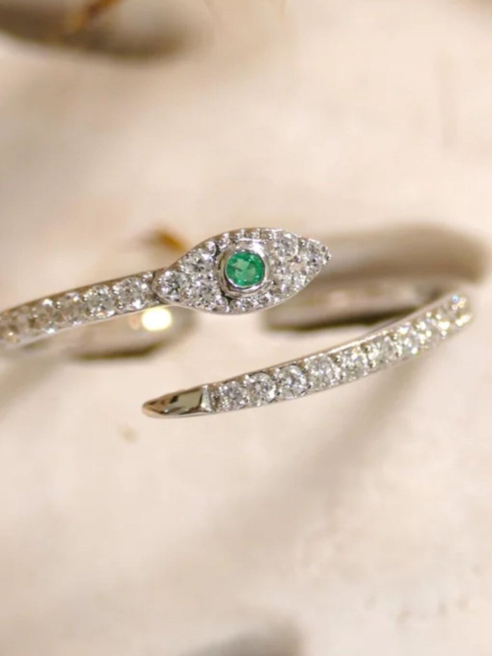 Roman & Jules 14K White Gold Emerald and Round Cut Diamond Snake Ring 0.18ct